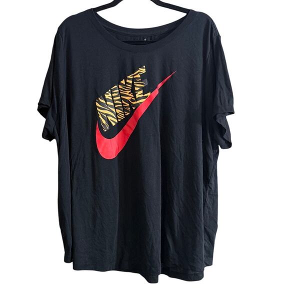 Nike Women's Plus Size Tiger Print Swoosh Top The Nike Tee Size 3X - Picture 1 of 5